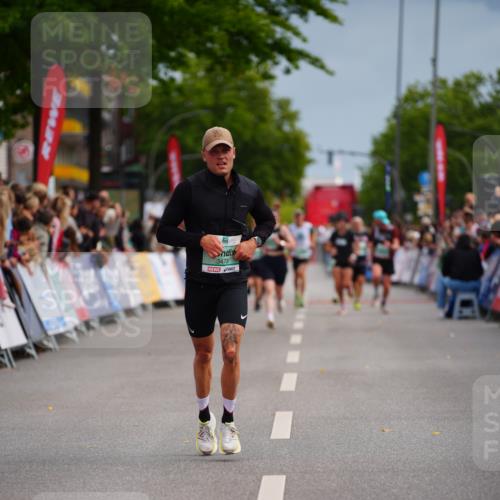 20.09.2026 - PSD Bank Halbmarathon LAZAROV Photography http://msf.ph/oto/10512789 20.09.2026 11:50:57 Ziel 3323, 3356, 3473, 3858, 4535 meine-sportfotos.de