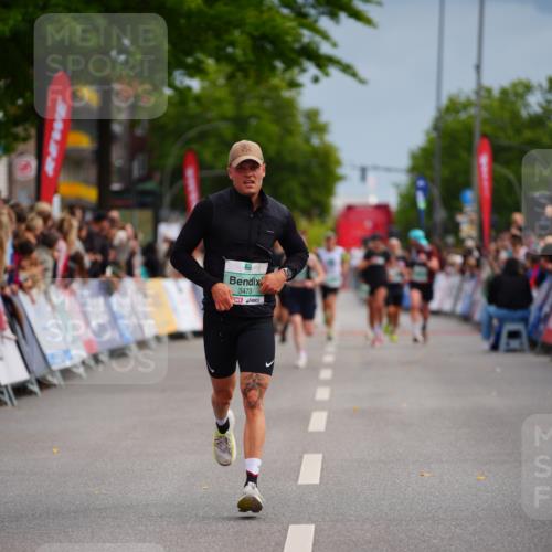 20.09.2026 - PSD Bank Halbmarathon LAZAROV Photography http://msf.ph/oto/10512799 20.09.2026 11:50:57 Ziel 3323, 3356, 3473, 3858, 4535 meine-sportfotos.de