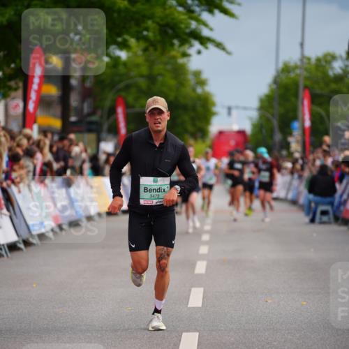 20.09.2026 - PSD Bank Halbmarathon LAZAROV Photography http://msf.ph/oto/10512807 20.09.2026 11:50:58 Ziel 3323, 3356, 3473, 3858, 4535 meine-sportfotos.de