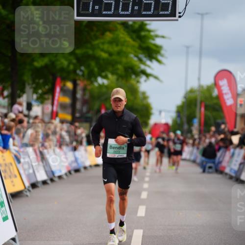 20.09.2026 - PSD Bank Halbmarathon LAZAROV Photography http://msf.ph/oto/10512818 20.09.2026 11:50:58 Ziel 3323, 3356, 3473, 3858, 4535 meine-sportfotos.de