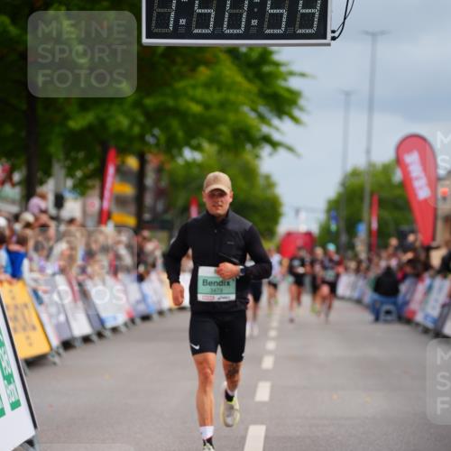 20.09.2026 - PSD Bank Halbmarathon LAZAROV Photography http://msf.ph/oto/10512829 20.09.2026 11:50:59 Ziel 3323, 3356, 3473, 3858, 4535 meine-sportfotos.de