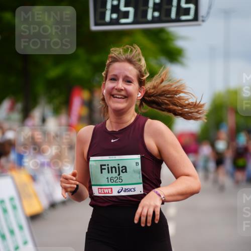 20.09.2026 - PSD Bank Halbmarathon LAZAROV Photography http://msf.ph/oto/10513161 20.09.2026 11:51:15 Ziel 1459, 1625, 2249, 2957, 3917, 4101, 4314, 4772 meine-sportfotos.de