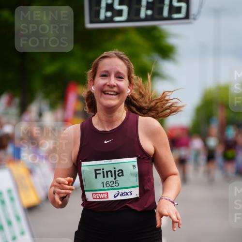 20.09.2026 - PSD Bank Halbmarathon LAZAROV Photography http://msf.ph/oto/10513171 20.09.2026 11:51:15 Ziel 1459, 1625, 2249, 2957, 3917, 4101, 4314, 4772 meine-sportfotos.de