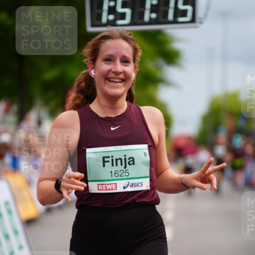 20.09.2026 - PSD Bank Halbmarathon LAZAROV Photography http://msf.ph/oto/10513179 20.09.2026 11:51:15 Ziel 1459, 1625, 2249, 2957, 3917, 4101, 4314, 4772 meine-sportfotos.de
