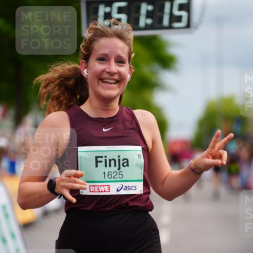 20.09.2026 - PSD Bank Halbmarathon LAZAROV Photography http://msf.ph/oto/10513190 20.09.2026 11:51:15 Ziel 1459, 1625, 2249, 2957, 3917, 4101, 4314, 4772 meine-sportfotos.de