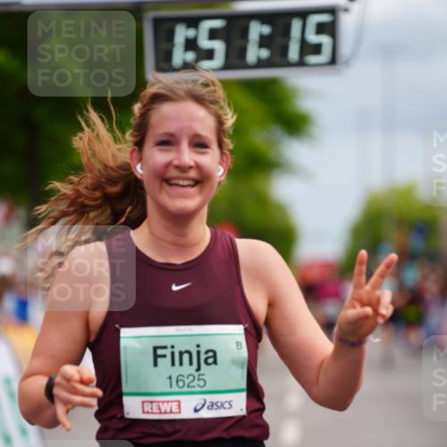 20.09.2026 - PSD Bank Halbmarathon LAZAROV Photography http://msf.ph/oto/10513199 20.09.2026 11:51:15 Ziel 1459, 1625, 2249, 2957, 3917, 4101, 4314, 4772 meine-sportfotos.de