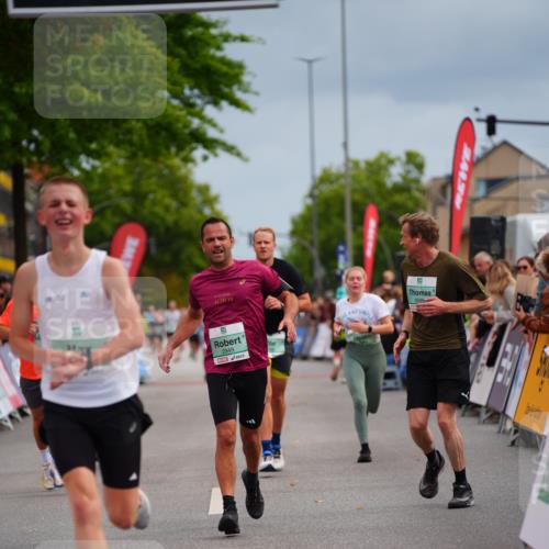 20.09.2026 - PSD Bank Halbmarathon LAZAROV Photography http://msf.ph/oto/10513232 20.09.2026 11:51:21 Ziel 1006, 1625, 2949, 3972, 3997, 4231, 4594, 4595 meine-sportfotos.de