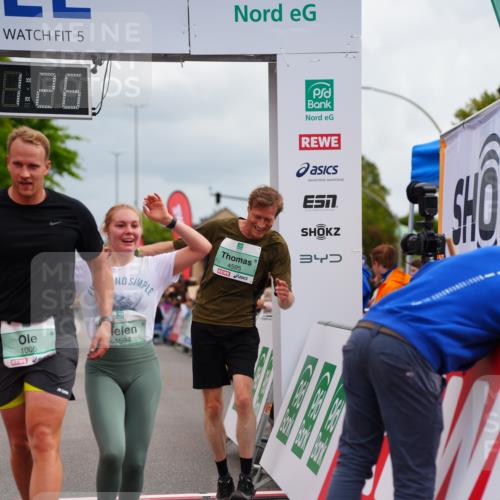 20.09.2026 - PSD Bank Halbmarathon LAZAROV Photography http://msf.ph/oto/10513353 20.09.2026 11:51:26 Ziel 1006, 2949, 3972, 3997, 4231, 4594, 4595 meine-sportfotos.de