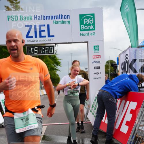 20.09.2026 - PSD Bank Halbmarathon LAZAROV Photography http://msf.ph/oto/10513370 20.09.2026 11:51:27 Ziel 1006, 2949, 3972, 3997, 4231, 4594, 4595 meine-sportfotos.de