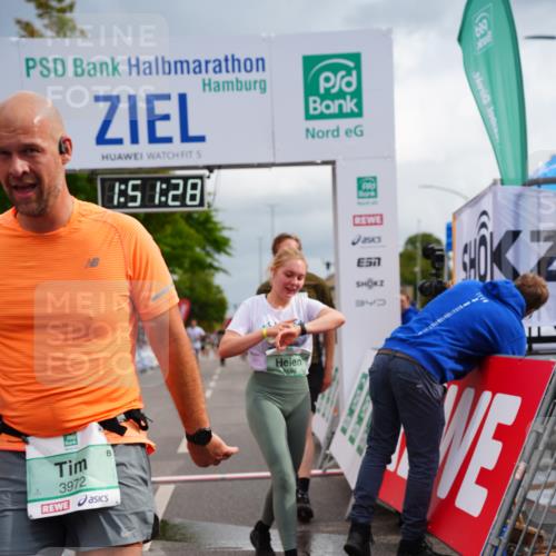 20.09.2026 - PSD Bank Halbmarathon LAZAROV Photography http://msf.ph/oto/10513380 20.09.2026 11:51:27 Ziel 1006, 2949, 3972, 3997, 4231, 4594, 4595 meine-sportfotos.de