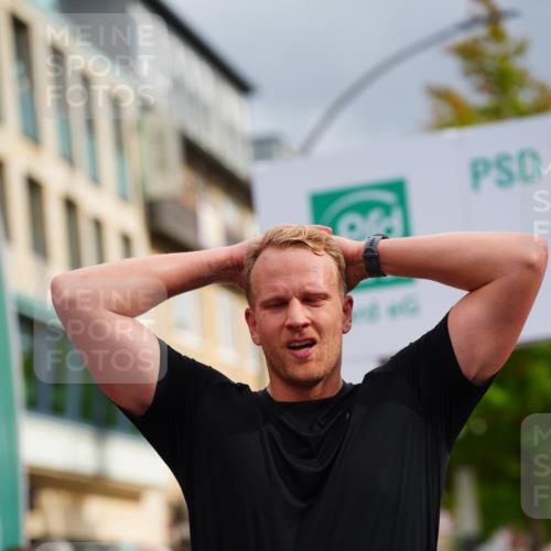 20.09.2026 - PSD Bank Halbmarathon LAZAROV Photography http://msf.ph/oto/10513387 20.09.2026 11:51:29 Ziel 1006, 2949, 3972, 3997, 4231, 4594, 4595 meine-sportfotos.de