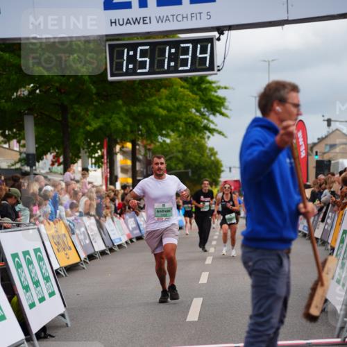 20.09.2026 - PSD Bank Halbmarathon LAZAROV Photography http://msf.ph/oto/10513459 20.09.2026 11:51:33 Ziel 1006, 2458, 3866, 3972, 4594 meine-sportfotos.de