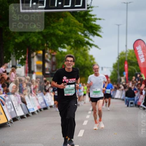 20.09.2026 - PSD Bank Halbmarathon LAZAROV Photography http://msf.ph/oto/10513539 20.09.2026 11:51:39 Ziel 2458, 2814, 3866, 4102, 4618 meine-sportfotos.de
