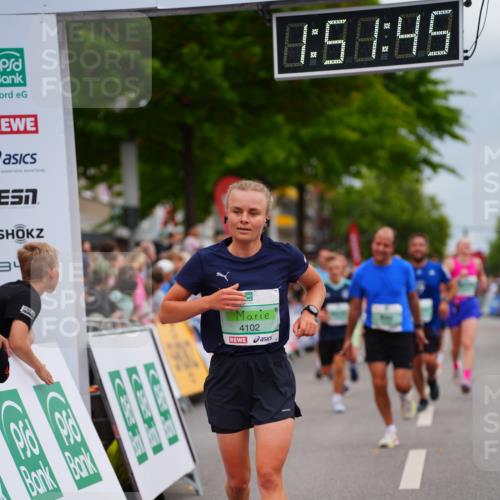 20.09.2026 - PSD Bank Halbmarathon LAZAROV Photography http://msf.ph/oto/10513605 20.09.2026 11:51:44 Ziel 1169, 2463, 2685, 2814, 3866, 4031, 4102, 4618 meine-sportfotos.de