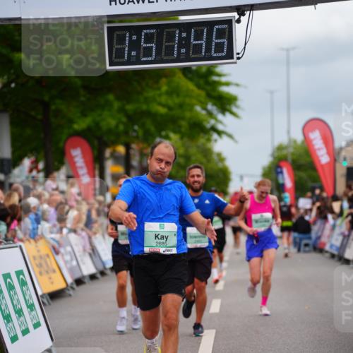 20.09.2026 - PSD Bank Halbmarathon LAZAROV Photography http://msf.ph/oto/10513690 20.09.2026 11:51:46 Ziel 1157, 1169, 1356, 2463, 2685, 2814, 4031, 4102, 4579, 4618, 4737 meine-sportfotos.de