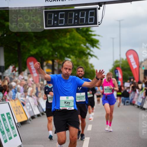 20.09.2026 - PSD Bank Halbmarathon LAZAROV Photography http://msf.ph/oto/10513701 20.09.2026 11:51:46 Ziel 1157, 1169, 1356, 2463, 2685, 2814, 4031, 4102, 4579, 4618, 4737 meine-sportfotos.de