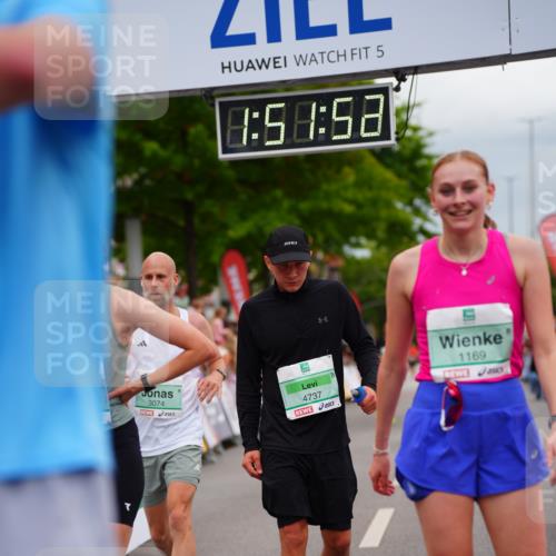 20.09.2026 - PSD Bank Halbmarathon LAZAROV Photography http://msf.ph/oto/10513869 20.09.2026 11:51:52 Ziel 1157, 1169, 1356, 1729, 2463, 2503, 2685, 3074, 4031, 4579, 4737 meine-sportfotos.de