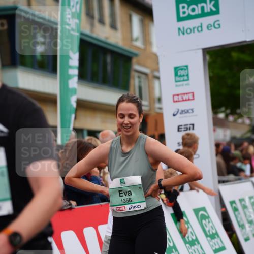 20.09.2026 - PSD Bank Halbmarathon LAZAROV Photography http://msf.ph/oto/10513891 20.09.2026 11:51:53 Ziel 1157, 1169, 1356, 1729, 2463, 2503, 2685, 2850, 3074, 4031, 4579, 4737 meine-sportfotos.de