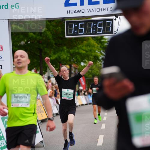 20.09.2026 - PSD Bank Halbmarathon LAZAROV Photography http://msf.ph/oto/10513941 20.09.2026 11:51:56 Ziel 1157, 1169, 1356, 1729, 2503, 2850, 3074, 4031, 4579, 4737 meine-sportfotos.de