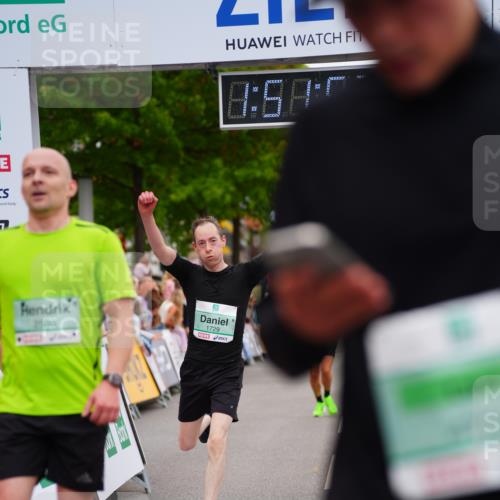 20.09.2026 - PSD Bank Halbmarathon LAZAROV Photography http://msf.ph/oto/10513957 20.09.2026 11:51:56 Ziel 1157, 1169, 1356, 1729, 2503, 2850, 3074, 4031, 4579, 4737 meine-sportfotos.de
