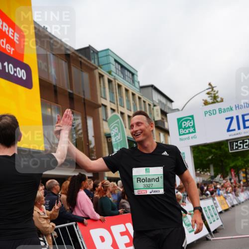 20.09.2026 - PSD Bank Halbmarathon LAZAROV Photography http://msf.ph/oto/10514047 20.09.2026 11:52:05 Ziel 2830, 2850, 3049, 3327 meine-sportfotos.de
