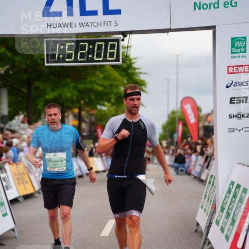 20.09.2026 - PSD Bank Halbmarathon LAZAROV Photography http://msf.ph/oto/10514114 20.09.2026 11:52:08 Ziel 2830, 3049, 3327 meine-sportfotos.de