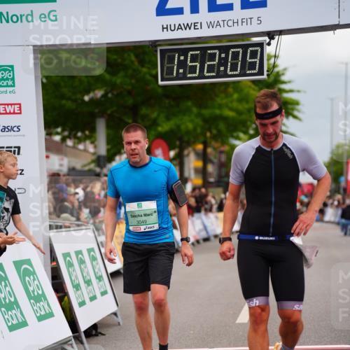 20.09.2026 - PSD Bank Halbmarathon LAZAROV Photography http://msf.ph/oto/10514149 20.09.2026 11:52:09 Ziel 2830, 3049, 3327 meine-sportfotos.de