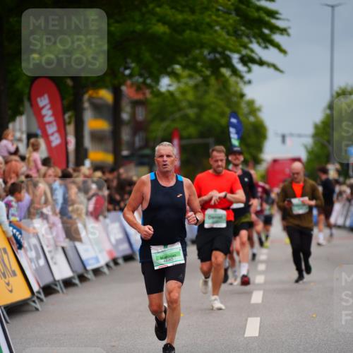 20.09.2026 - PSD Bank Halbmarathon LAZAROV Photography http://msf.ph/oto/10514185 20.09.2026 11:52:15 Ziel 2830, 3049, 3737, 4680, 4789 meine-sportfotos.de