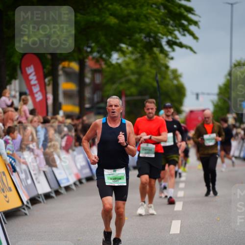20.09.2026 - PSD Bank Halbmarathon LAZAROV Photography http://msf.ph/oto/10514194 20.09.2026 11:52:15 Ziel 2830, 3049, 3737, 4680, 4789 meine-sportfotos.de