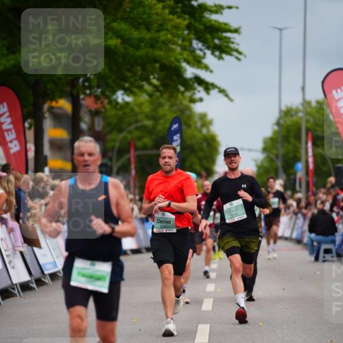 20.09.2026 - PSD Bank Halbmarathon LAZAROV Photography http://msf.ph/oto/10514231 20.09.2026 11:52:16 Ziel 3049, 3737, 4680, 4789 meine-sportfotos.de