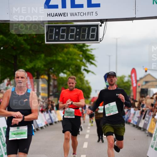 20.09.2026 - PSD Bank Halbmarathon LAZAROV Photography http://msf.ph/oto/10514290 20.09.2026 11:52:18 Ziel 3042, 3737, 4539, 4680, 4789 meine-sportfotos.de