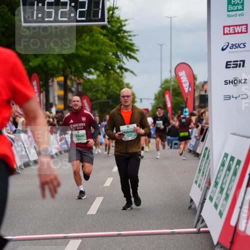 20.09.2026 - PSD Bank Halbmarathon LAZAROV Photography http://msf.ph/oto/10514316 20.09.2026 11:52:21 Ziel 3042, 3737, 4539, 4680, 4789 meine-sportfotos.de