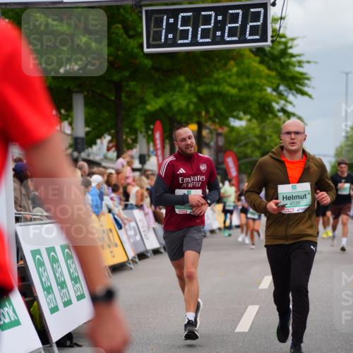 20.09.2026 - PSD Bank Halbmarathon LAZAROV Photography http://msf.ph/oto/10514349 20.09.2026 11:52:22 Ziel 3042, 3737, 4539, 4609, 4680, 4789 meine-sportfotos.de