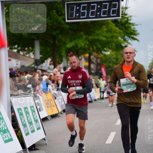 20.09.2026 - PSD Bank Halbmarathon LAZAROV Photography http://msf.ph/oto/10514356 20.09.2026 11:52:22 Ziel 3042, 3737, 4539, 4609, 4680, 4789 meine-sportfotos.de