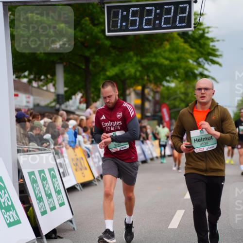 20.09.2026 - PSD Bank Halbmarathon LAZAROV Photography http://msf.ph/oto/10514364 20.09.2026 11:52:22 Ziel 3042, 3737, 4539, 4609, 4680, 4789 meine-sportfotos.de