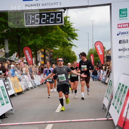 20.09.2026 - PSD Bank Halbmarathon LAZAROV Photography http://msf.ph/oto/10514388 20.09.2026 11:52:25 Ziel 1152, 3042, 3512, 3664, 3737, 4539, 4609, 4680, 4789 meine-sportfotos.de