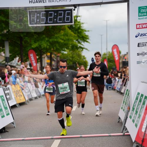 20.09.2026 - PSD Bank Halbmarathon LAZAROV Photography http://msf.ph/oto/10514421 20.09.2026 11:52:26 Ziel 1152, 3042, 3047, 3512, 3664, 3737, 4539, 4609, 4789 meine-sportfotos.de