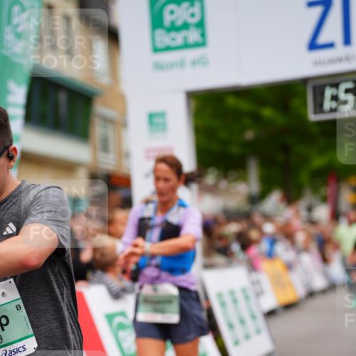 20.09.2026 - PSD Bank Halbmarathon LAZAROV Photography http://msf.ph/oto/10514480 20.09.2026 11:52:28 Ziel 1152, 1196, 3042, 3047, 3512, 3664, 4539, 4609, 4714 meine-sportfotos.de