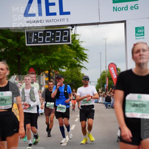 20.09.2026 - PSD Bank Halbmarathon LAZAROV Photography http://msf.ph/oto/10514566 20.09.2026 11:52:32 Ziel 1130, 1152, 1196, 1254, 1732, 1889, 3047, 3512, 3664, 4071, 4609, 4714 meine-sportfotos.de