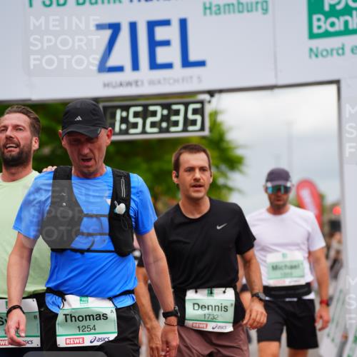 20.09.2026 - PSD Bank Halbmarathon LAZAROV Photography http://msf.ph/oto/10514636 20.09.2026 11:52:35 Ziel 1130, 1152, 1196, 1254, 1732, 1853, 1889, 3047, 3512, 3664, 4071, 4714, 4768 meine-sportfotos.de