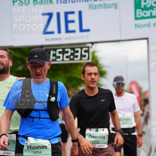 20.09.2026 - PSD Bank Halbmarathon LAZAROV Photography http://msf.ph/oto/10514643 20.09.2026 11:52:35 Ziel 1130, 1152, 1196, 1254, 1732, 1853, 1889, 3047, 3512, 3664, 4071, 4714, 4768 meine-sportfotos.de