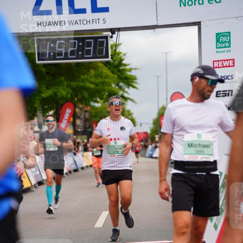 20.09.2026 - PSD Bank Halbmarathon LAZAROV Photography http://msf.ph/oto/10514670 20.09.2026 11:52:36 Ziel 1130, 1196, 1254, 1732, 1853, 1889, 3047, 3664, 4071, 4714, 4768 meine-sportfotos.de