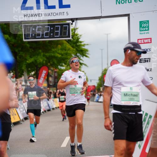 20.09.2026 - PSD Bank Halbmarathon LAZAROV Photography http://msf.ph/oto/10514676 20.09.2026 11:52:37 Ziel 1130, 1196, 1254, 1732, 1853, 1889, 3047, 4071, 4714, 4768 meine-sportfotos.de
