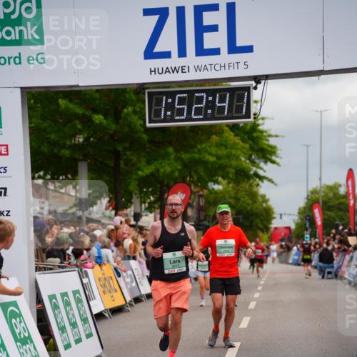 20.09.2026 - PSD Bank Halbmarathon LAZAROV Photography http://msf.ph/oto/10514773 20.09.2026 11:52:41 Ziel 1130, 1254, 1732, 1853, 1889, 2028, 2113, 3227, 3515, 4071, 4768 meine-sportfotos.de
