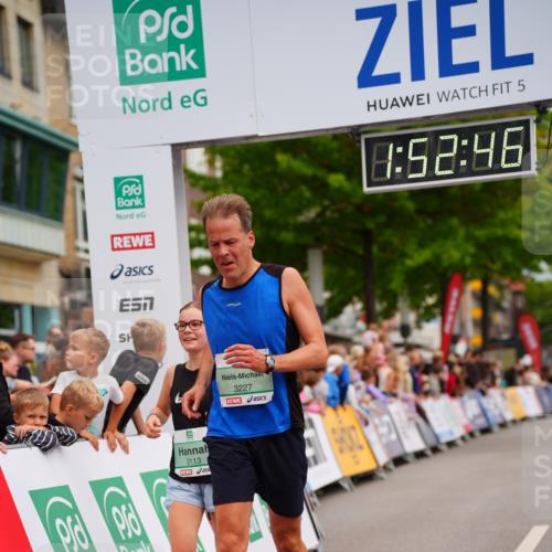 20.09.2026 - PSD Bank Halbmarathon LAZAROV Photography http://msf.ph/oto/10515399 20.09.2026 11:52:46 Ziel 1853, 2028, 2113, 3227, 3515 meine-sportfotos.de