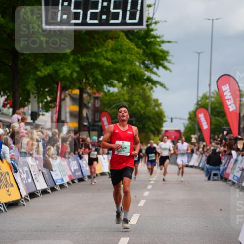 20.09.2026 - PSD Bank Halbmarathon LAZAROV Photography http://msf.ph/oto/10515430 20.09.2026 11:52:50 Ziel 2028, 2113, 3227, 3515, 4230 meine-sportfotos.de