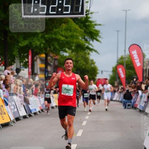 20.09.2026 - PSD Bank Halbmarathon LAZAROV Photography http://msf.ph/oto/10515461 20.09.2026 11:52:51 Ziel 2028, 2113, 3227, 4230 meine-sportfotos.de