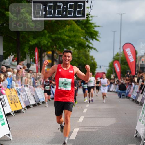 20.09.2026 - PSD Bank Halbmarathon LAZAROV Photography http://msf.ph/oto/10515482 20.09.2026 11:52:51 Ziel 2028, 2113, 3227, 4230 meine-sportfotos.de