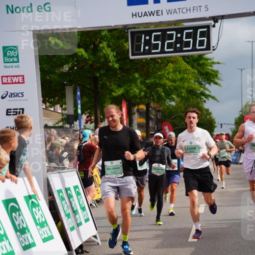 20.09.2026 - PSD Bank Halbmarathon LAZAROV Photography http://msf.ph/oto/10515573 20.09.2026 11:52:56 Ziel 1365, 2528, 3018, 3050, 4020, 4230, 4451, 4757 meine-sportfotos.de