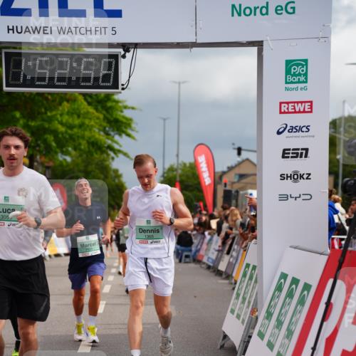 20.09.2026 - PSD Bank Halbmarathon LAZAROV Photography http://msf.ph/oto/10515617 20.09.2026 11:52:57 Ziel 1365, 2528, 3018, 3050, 4020, 4230, 4451, 4757 meine-sportfotos.de